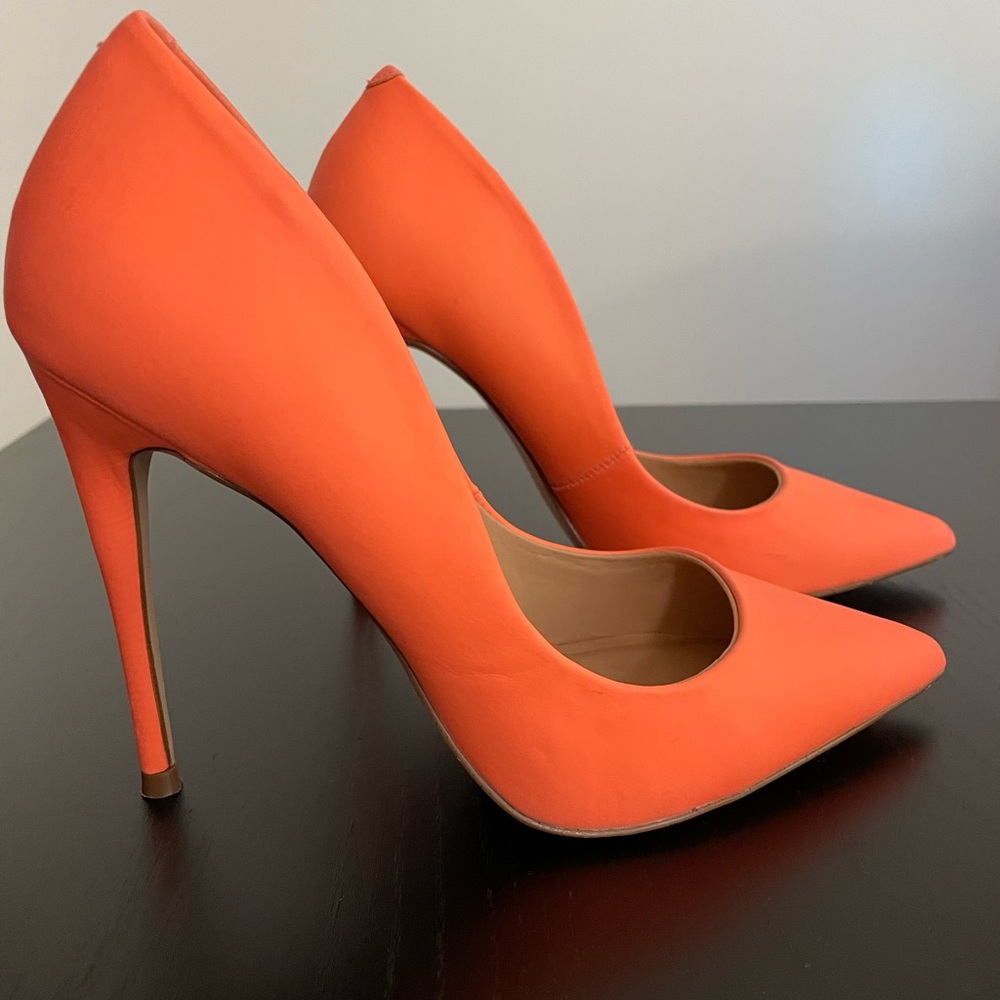 Steve Madden : Stilettos in great condition. Size 6.